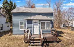 211 2nd Ave SE, Rolla, ND 58367