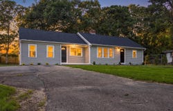 43 Quaker Road, Hyannis, MA 02601