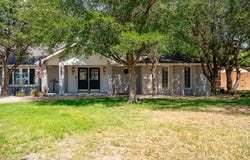 206 Navasota Dr, Plainview, TX 79072