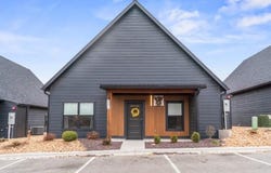 167 Poolside Pass, Hollister, MO 65672