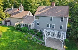37 Champeaux, Brimfield, MA 01010