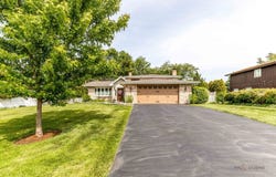 333 Killdeer Road, Bloomingdale, IL 60108