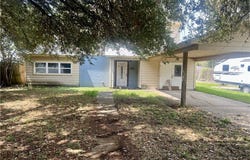 305 E Second Street, Cuero, TX 77954