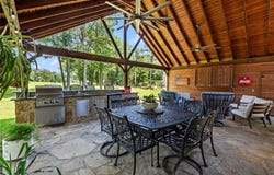 301 Saint Andrews Dr, Mabank, TX 75156