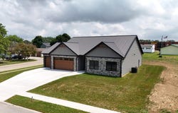 203 Crestwood Drive, Willard, OH 44890