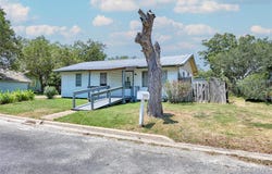 505 Kellett Ave, Schulenburg, TX 78956