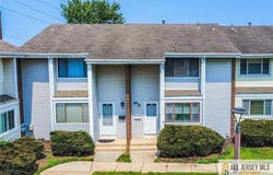 10 Quincy Circle, South Brunswick, NJ 08810