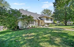 7419 Booth Street, Prairie Village, KS 66208