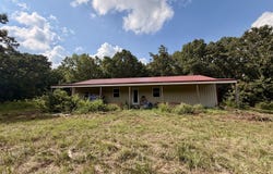 9457 County Road 9160, Koshkonong, MO 65692
