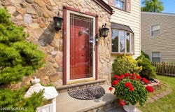 15 Charles Street, Nutley, NJ 07110