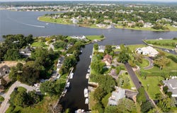 2 Gibb Lane, Islip, NY 11751