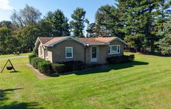 95 Maplewood Rd, Perry Twp, PA 15486