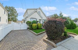 977 Third Avenue, Franklin Square, NY 11010