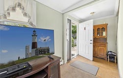 1 Beverly Road, Glen Cove, NY 11542