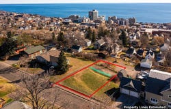 E 9th St, Duluth, MN 55811