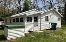 4886 Maplewood, Harrison, MI 48625