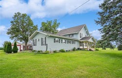182 Dubuque Road, Springville, IA 52336