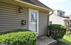 889 OLD LANCASTER Road, BERWYN, PA 19312