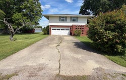 419 Vinton Ave, Mc Arthur, OH 45651
