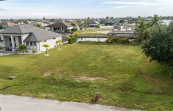 1019 NW 39th Avenue, Cape Coral, FL 33993
