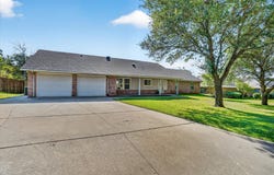 215 Mistletoe Lane, Keene, TX 76059