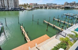 211 DOLPHIN Point, CLEARWATER, FL 33767