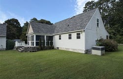 504 Long Point Lane, Topping, VA 23169