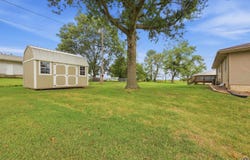 615 Sunset LN, Overbrook, KS 66524