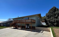 908 S 14th St, Thermopolis, WY 82443