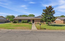 213 Travis Lane, Hewitt, TX 76643
