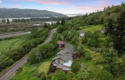 72 BLUFF Rd, Kelso, WA 98626