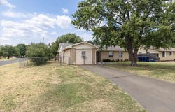 102 N Elk Dr, Cache, OK