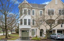 201 COBBLESTONE Drive, ARDMORE, PA 19003