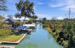 124 LAKESIDE DR, Seguin, TX 78155