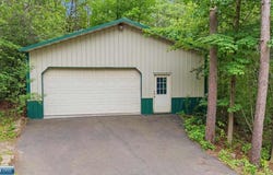 2016 Rice Lake Rd, Duluth, MN 55811