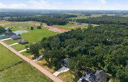 9300 S Pleasant Valley Road, Gentry, AR 72734