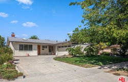 22521 Haynes St, West Hills, CA 91307