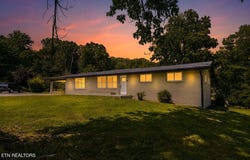 110 Skyline Drive, Oneida, TN 37841