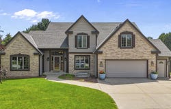 13600 W Eagle Trce, New Berlin, WI 53151