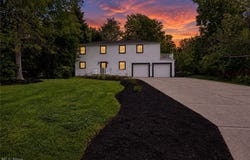 4 Owaissa Drive, Timberlake, OH 44095