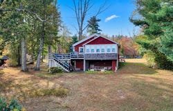 79 7th Street, Brimfield, MA 01010