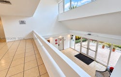 140 Lakeview Dr, Weston, FL 33326
