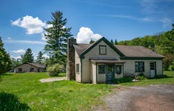 6 Hobart Rd, Stamford, NY 12167