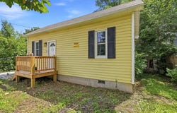 2448 N Ramsey Avenue, Springfield, MO 65803