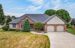 100 Stonehaven Circle, Beaver Dam, WI 53916