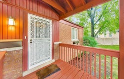 2183 LAURA Lane, Des Plaines, IL 60018