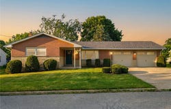 306 Pine St, Zelienople, PA 16063