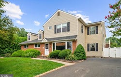 34 BUTTERNUT Drive, HATBORO, PA 19040