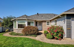 2015 CAMELLIA Way, Woodburn, OR 97071