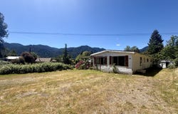 76582 DAVIS Rd, Oakridge, OR 97463